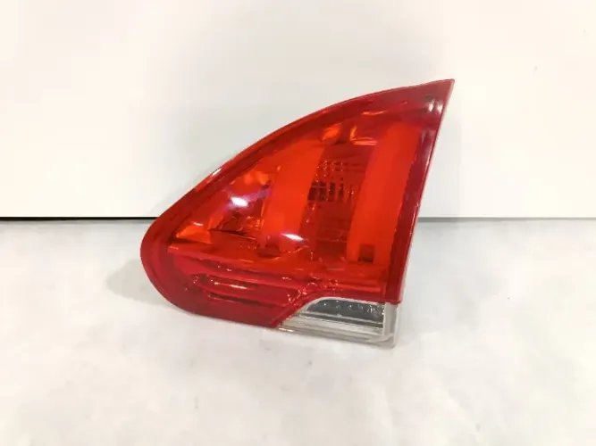 Lanterna Tampa Direita Peugeot 2008 Ano 2015 2016 2017