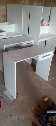 Mesa escrivaninha direto de fábrica