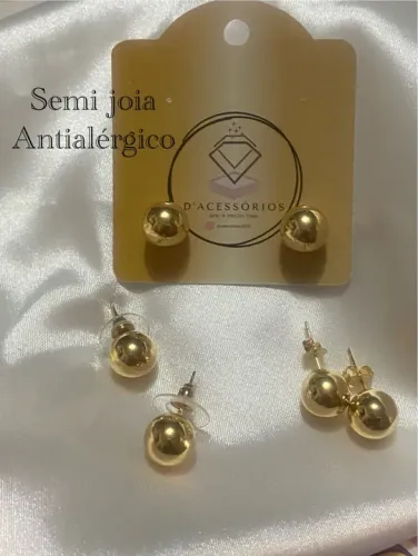 Brincos de bolinhas dourados semi joia