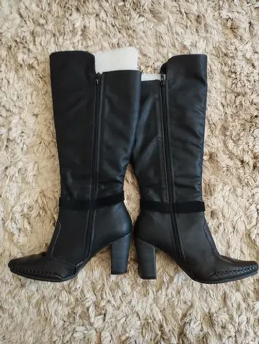 Bota de couro cano alto feminina Ramarim Total Confort