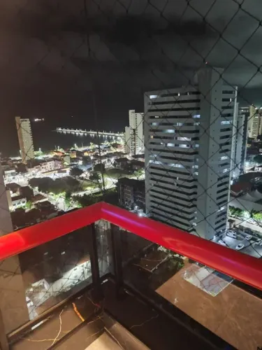 Vista espetacular da cidade! Apartamento com sacada ANÚNCIO PARA PESQUISAS
