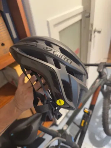 Capacete Ciclismo Giro Agilis Mips S