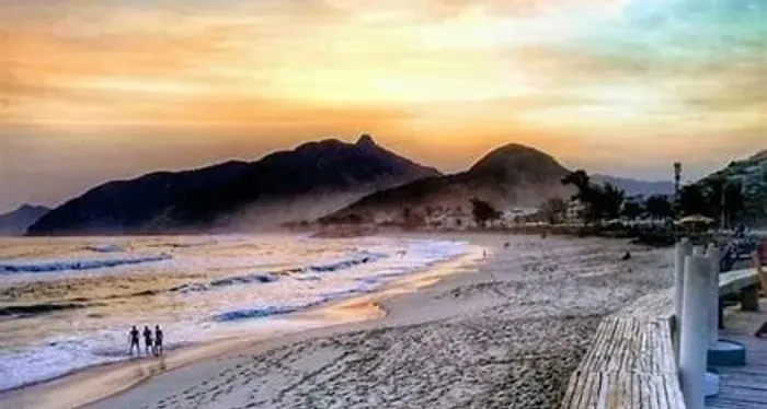 Perto da praia do Recreio, AP 2 e 3 quartos