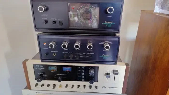 Amplificador e sintonizador Sansui