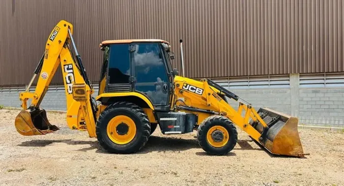 RETROESCAVADEIRA JCB 3CX 2020 - COMPRE NO PLANO PESADOS BRASIL