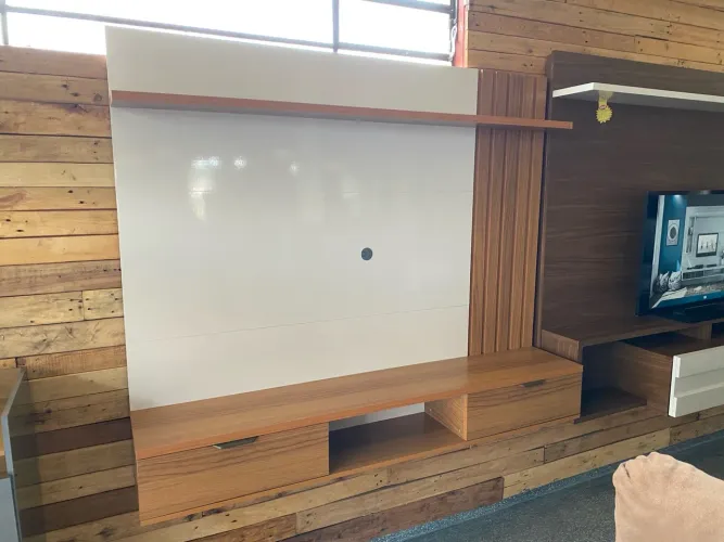 Painel de TV Moderno Ripado