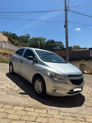 Chevrolet Onix Hatch LS 1.0 8V Flex Power Mec. 4P 2016 (Abaixo da tabela)