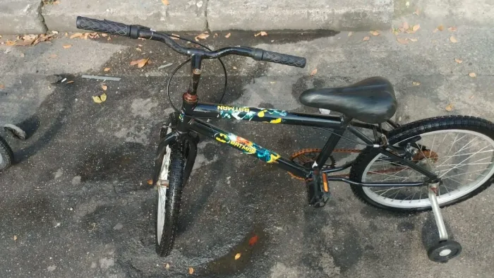 Vende se bicicleta infantil usada