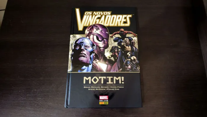 Novos Vingadores - Motim - Marvel Deluxe - HQ Panini
