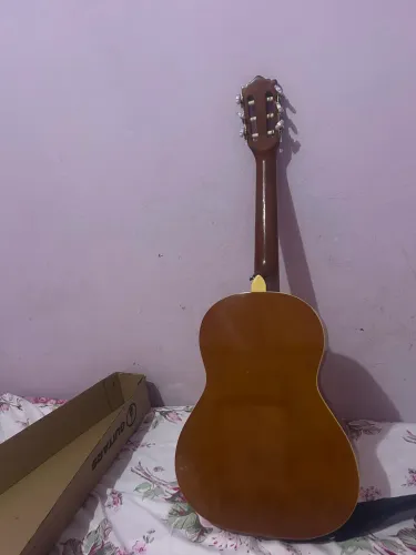 Violão totalmente novo