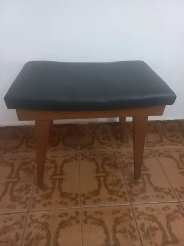 Banquinho antigo madeira 