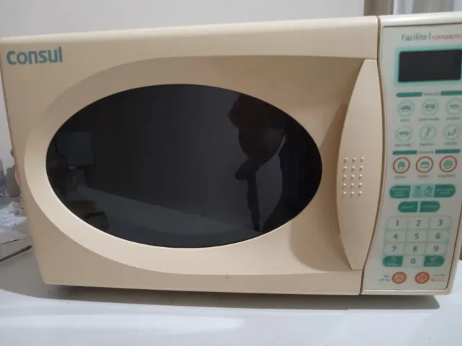 Micro-ondas Consul Facilite Compacto