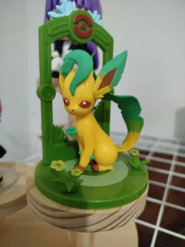 Leafeon Pokémon Figure/Figura - Eevee evolution