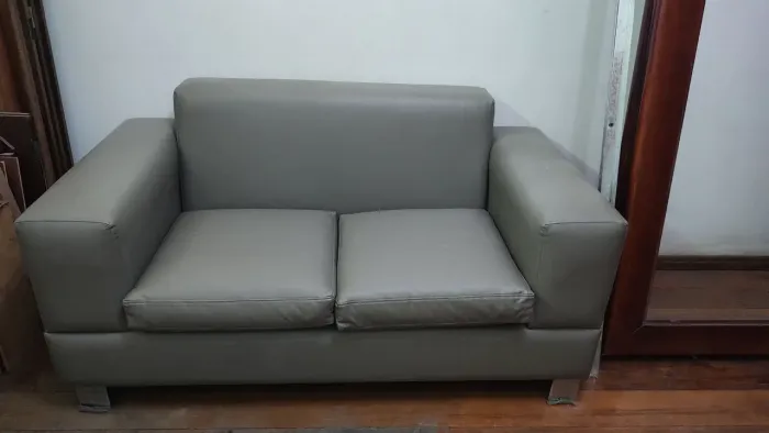 Sofá 2 Lugares Cinza Moderno