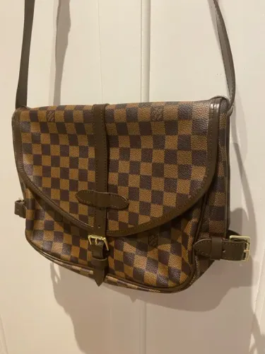 Louis Vuitton Novo - retirar somente 