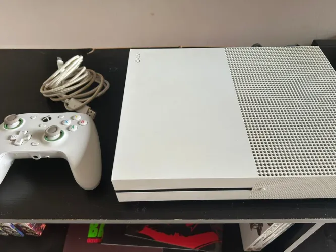Xbox One S Semi-Novo