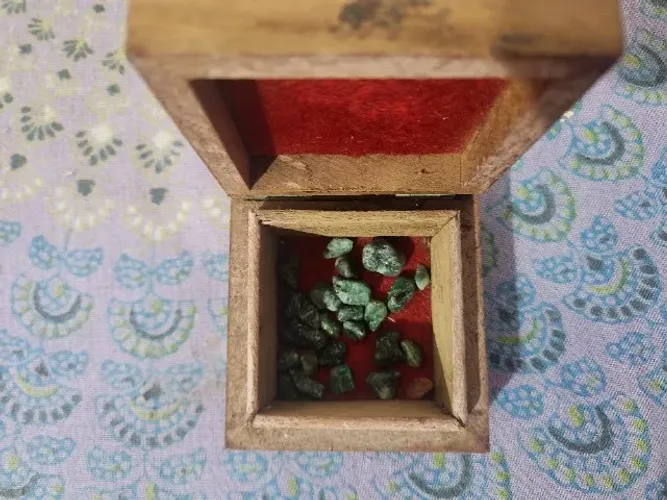 Esmeralda a grama