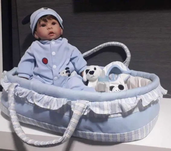 Boneco Bebê Reborn Completo com berço e acessórios