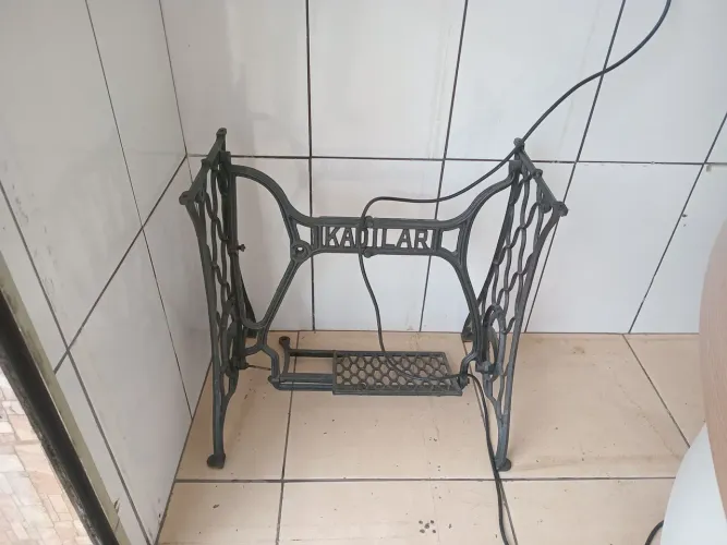Base de máquina de remendo em ferro fundido