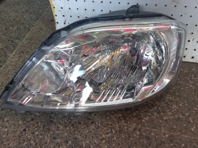 Farol  logan 2011/2014
