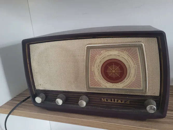 Radio Mullard funcionando