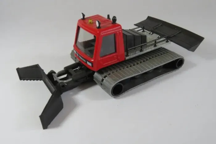 BRINQUEDO Miniatura de removedora de neve Pisten-Bully PB 270 DS - SIKU