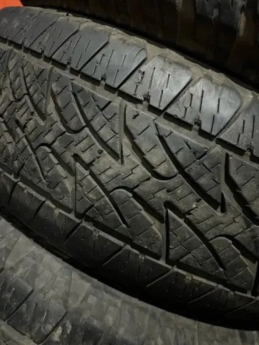 Pneu 255/70/16 Bridgestone 80% vida útil.