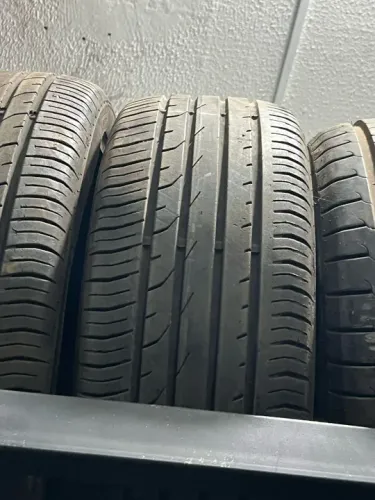 Pneu 205/50/17 Continental  80 % vida útil.