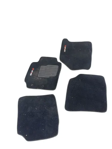 Jogo tapete Toyota Etios 