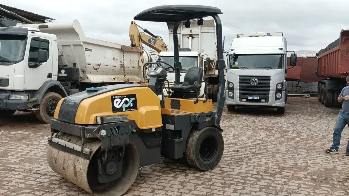 Rolo compactador Dynapac C1300 combinado 2016