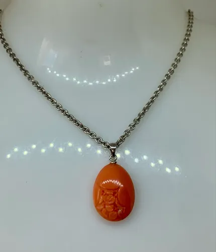 colar de prata 925 com pingente de coral