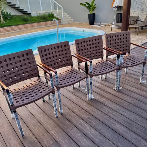 Poltronas em alumínio revestimento em tricô nautico fita. 690 cada