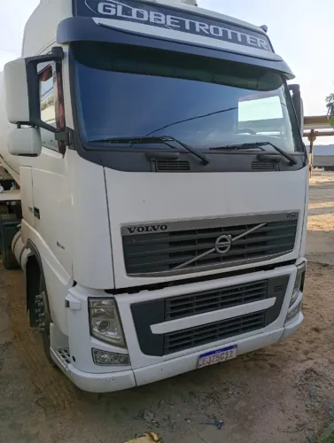 Volvo FH 440 6x2 - Cabine Alta