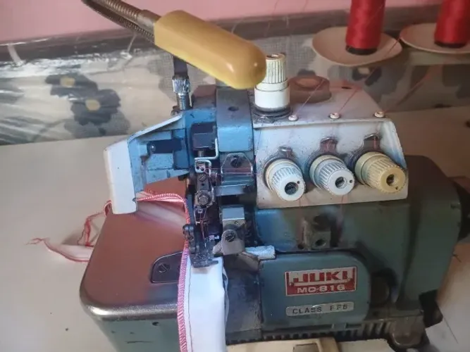Máquina de Costura Overlock/Overloque 5 Fios
