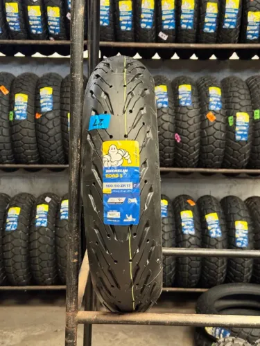 Pneu Michelin Road 5 160/60-17 Versy 650/ER6N/CB500X NX500 NC750/XJ6/Duke390