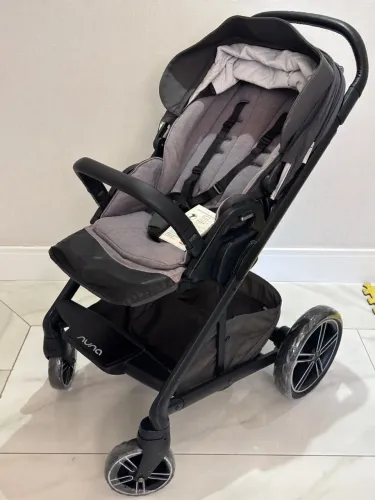 Carrinho de Bebê Nuna Mix