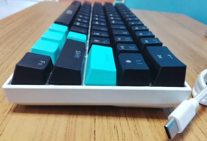 Teclado MECÂNICO DELUX 61 Teclas