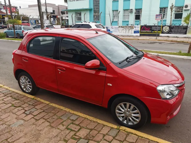 Toyota Etios XLS 1.5 Flex 16V 5P Mec. 2014