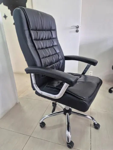 Cadeira Presidente em Couro e Inox