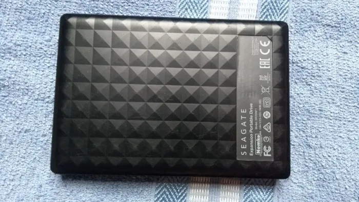 Disco externo 2,5" Seagate 1TB usado modelo SRD0NF1 com cabo de dados