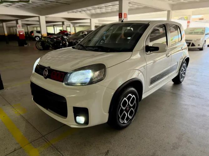 Fiat Uno Sporting Dualogic 1.4 EVO Flex 8V 4P 2015