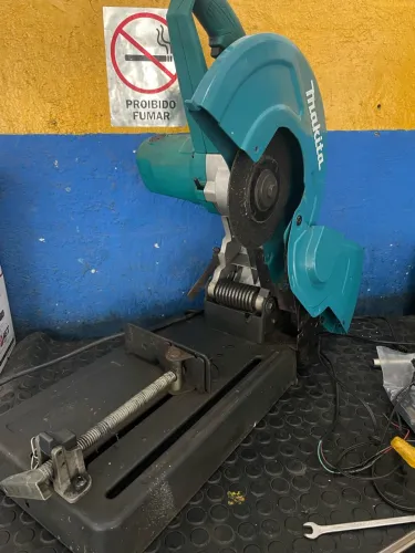 Vendo serra policorte makita nova 