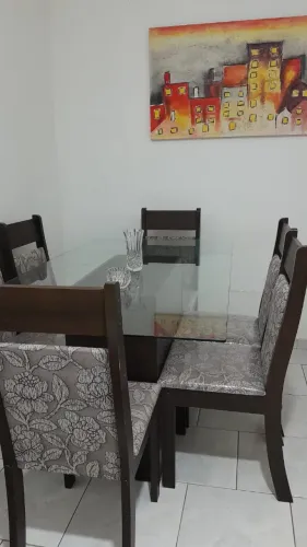 MESA DE JANTAR COM 6 CADEIRAS