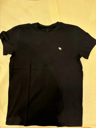 camiseta abercrombie azul marinho - tamanho m