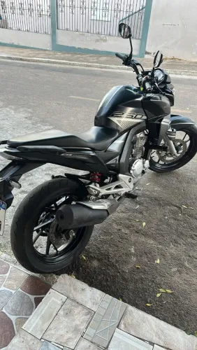 Honda CB 250F Twister 2022 - 15 mil km - Único dono - Doc OK