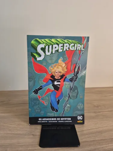 Supergirl Assassinos de Krypton