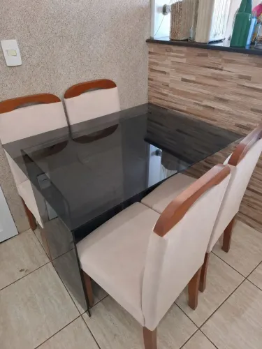 MESA EMBUTIDA 4 LUGARES + 4 CADEIRAS