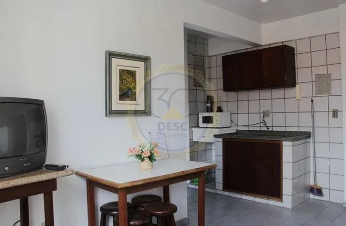 Prédio residencial e comercial com 18 apartamentos e 02 salas à venda no Bairro Vila Real