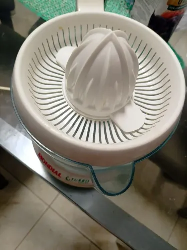 Espremedor de laranja e limão