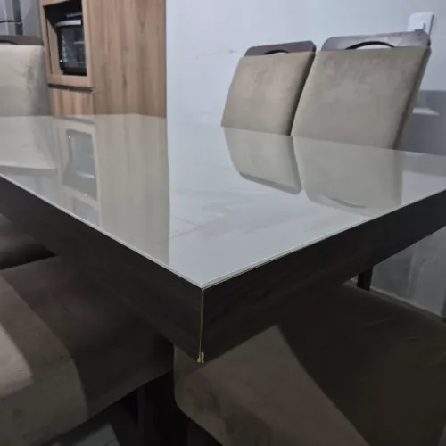Mesa usada em boas condições